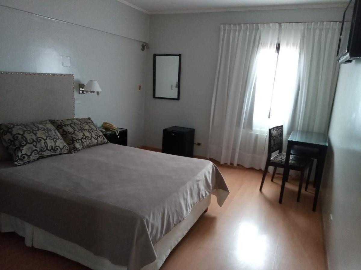 Hotel Embajador San Miguel de Tucumán Екстериор снимка