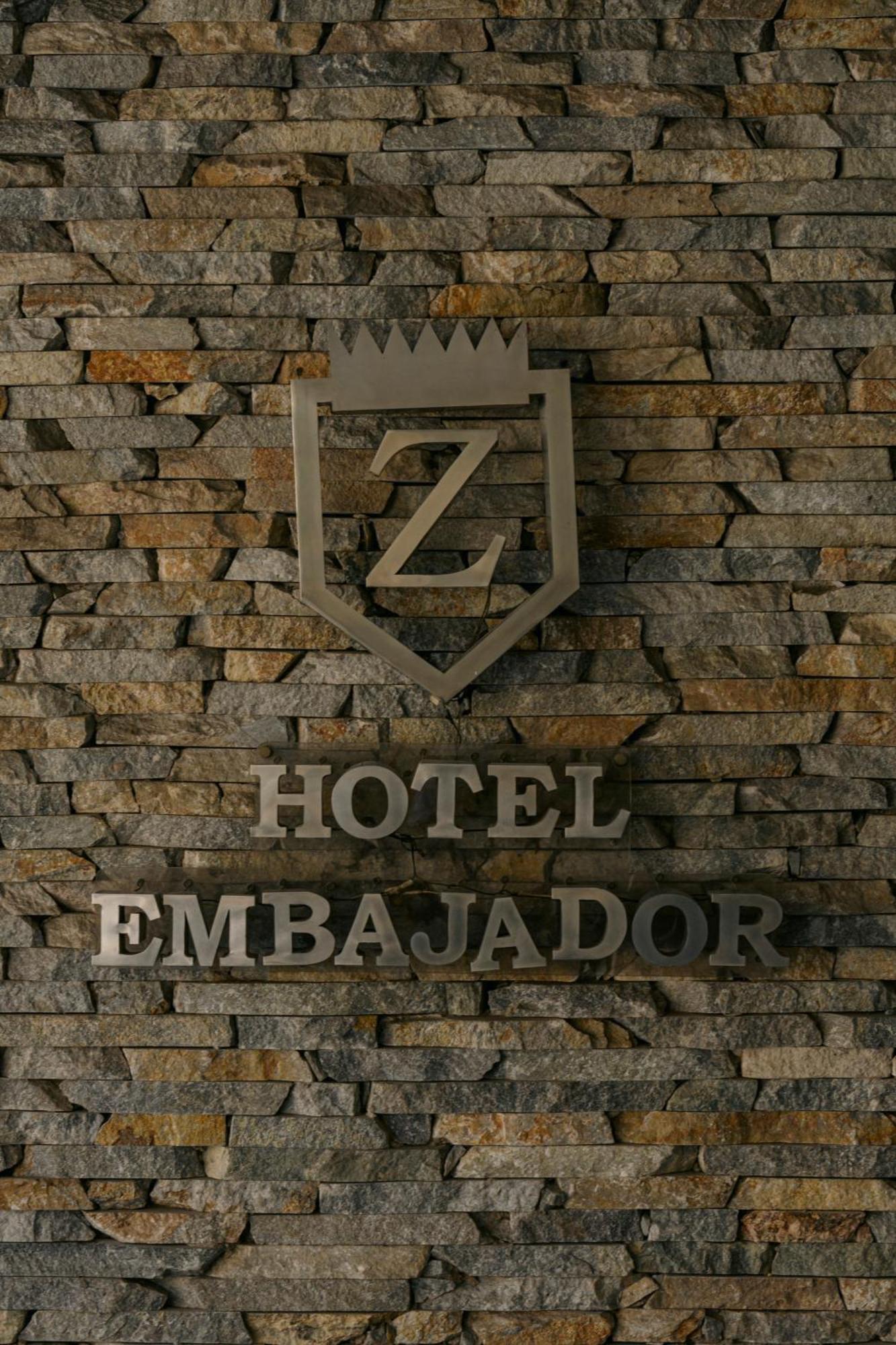 Hotel Embajador San Miguel de Tucumán Екстериор снимка